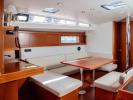 Yachtcharter sharel innenansicht 01