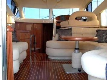 Azimut 42 Innenansicht