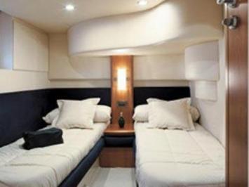 Azimut 42 Innenansicht