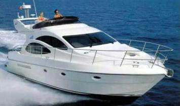 Azimut 42 Au�enansicht
