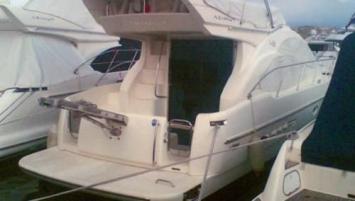 Azimut 42 Au�enansicht