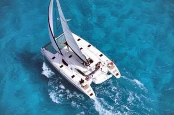 Nautitech 40 Au�enansicht