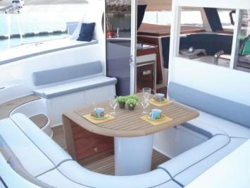 Nautitech 40 Au�enansicht