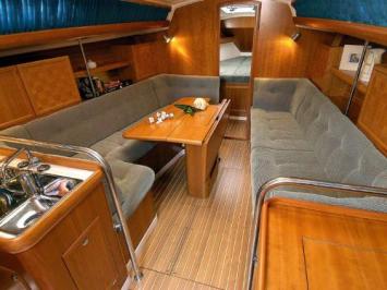 Elan 333 Innenansicht