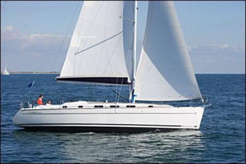 Yachtcharter Benneteau Cyclades 43.3 Seitenansicht 3 Cab 3 WC
