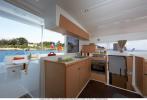 Yachtcharter Lagoon420 Cab3 kitchen