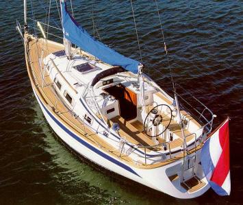 Hallberg-Rassy 34 (2Cab)-Deck Auenansicht