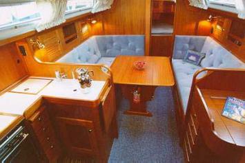 Hallberg-Rassy 34 (2Cab)-Salon Innenansicht