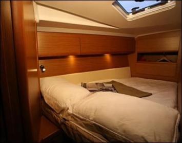 Sun Odyssey 49i Innenansicht