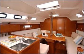 Oceanis 34 Innenansicht