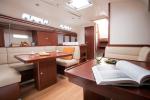 Yachtcharter Hanse 400 3 Cab 1 WC Salon
