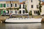 Yachtcharter Beneteau Cyclades 50.5 pier