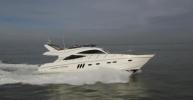 Yachtcharter Sealine T60Aura Aussen