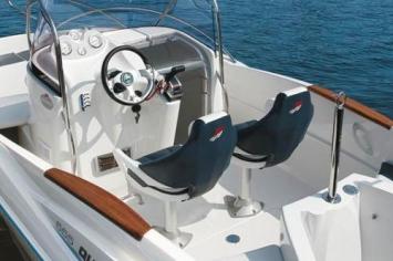 Quicksilver 555 Commander WA Auenansicht