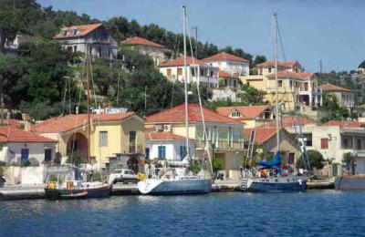 Charter Ionisches-Meer: Der Hafenort Vathi auf Ithaka