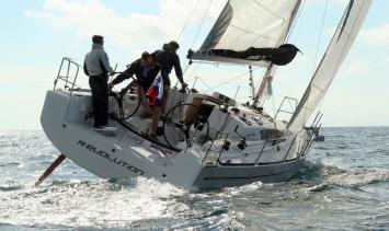 Elan 350 Performance Auenansicht