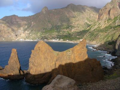 Yachtcharter Kapverden: Oft bietet die K�ste atemberaubende Ausblicke