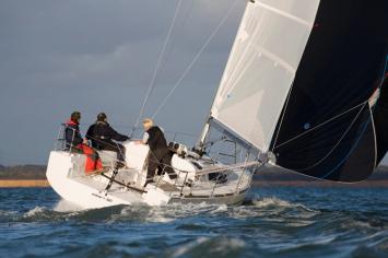 Elan 310 Auenansicht