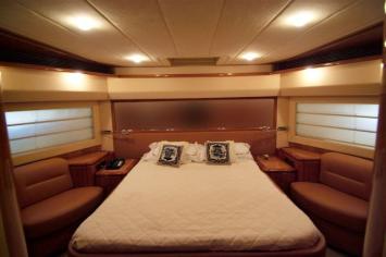 Ferretti 880 Innenansicht