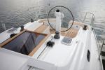 Yachtcharter Hanse 325 Cockpit2