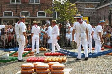 Charter Ijsselmeer: Edam am Westufer ist die Heimat des gleichnamigen Kses
