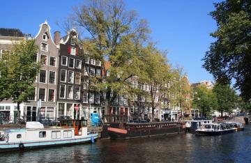 Bootscharter IJsselmeer: Amsterdam auf eigenem Kiel ist ein Highlight des Trns