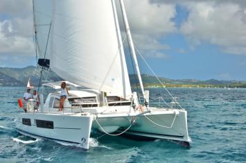 Catana 42 Carbon infusion Auenansicht
