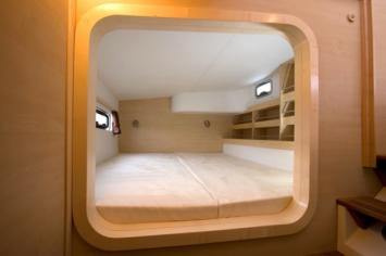 Catana 42 Carbon infusion Innenansicht