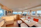 Yachtcharter Lagoon 450 4cab Salon