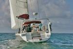 Yachtcharter Ovni 395 Heckansicht 3 Cab 1 WC