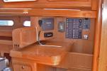 Yachtcharter Ovni 395 Kartentisch 3 Cab 1 WC
