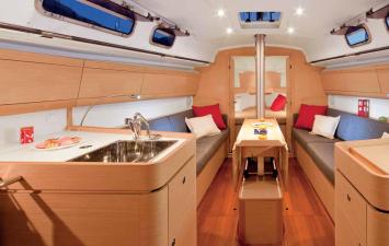 First 35 Innenansicht