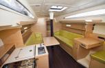 Yachtcharter Elan 350 Salon 3 Kab 1 WC