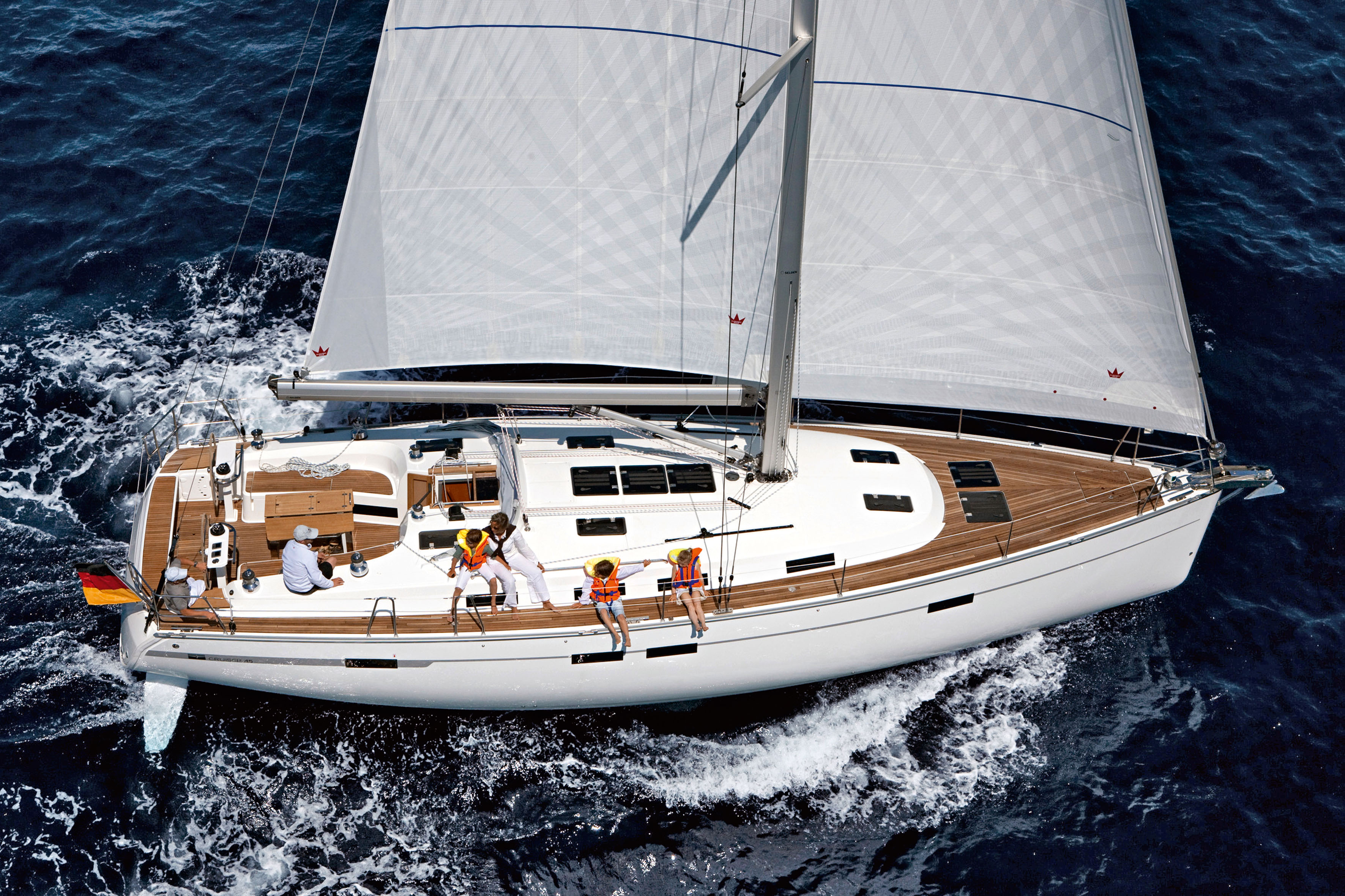 Yachtcharter Bavaria Cruiser 45 4cab top