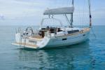 Yachtcharter Oceanis 45 3cab outer