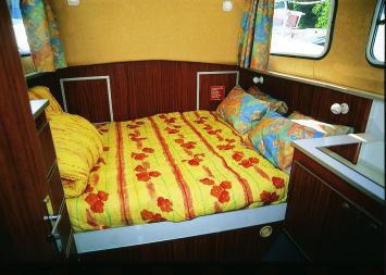 P-1107, 3 Cab, Kabine.png Innenansicht