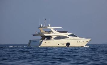 Ferretti 780 HT Auenansicht