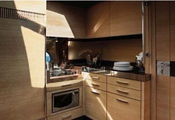 Azimut 47 Fly Innenansicht