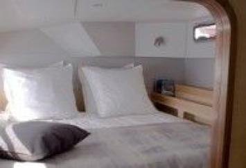 Catana 47 Carbon infusion Innenansicht