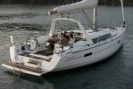 Yachtcharter Oceanis 41 3cab side