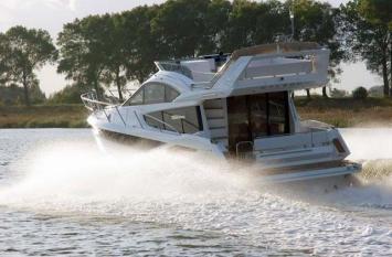 Galeon 420 Flybridge Auenansicht