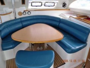 Leopard 42 (4+2Cab/4WC)-Salon.JPG Innenansicht