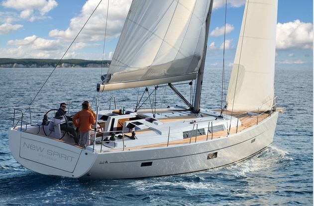 Yachtcharter Hanse 445 Seitenansicht