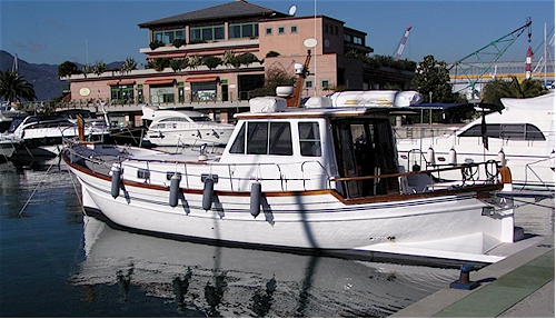 Yachtcharter Menorquin 150 Seitenansicht