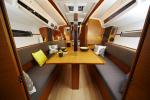Yachtcharter Sun Odyssey 349 3Cab salon