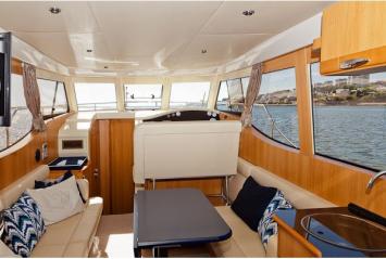 Greenline 33 Hybrid (1Cab-1WC)-Cockpit.JPG Innenansicht