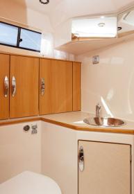 Greenline 33 Hybrid (1Cab-1WC)-WC.JPG Innenansicht