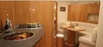 Mira 43 (3Cab-2WC)-Salon-Pantry.JPG Innenansicht