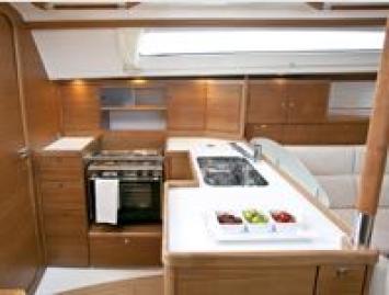 Winner Yachts 12.20 (4Cab-1WC)Pantry.JPG Innenansicht