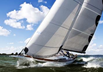 Winner Yachts 12.20 (4Cab-1WC)Seite-Bug.JPG Top Bild